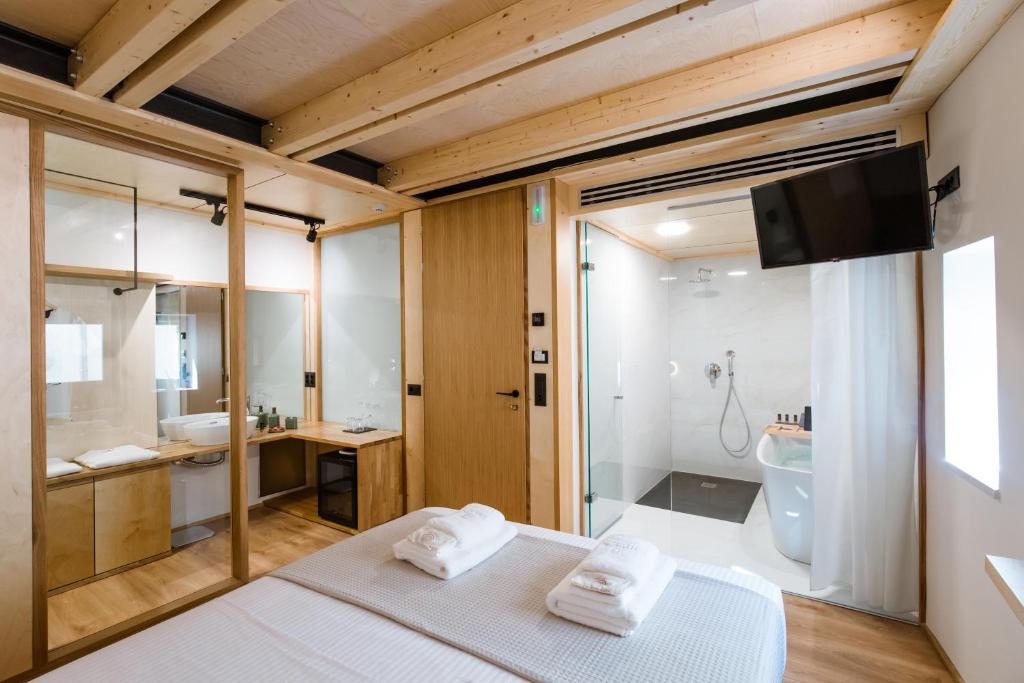 Thallos The Boutique - 2