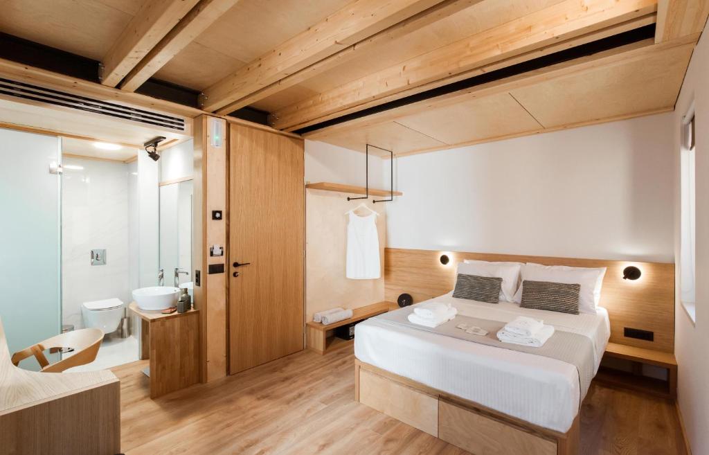 Thallos The Boutique - 15