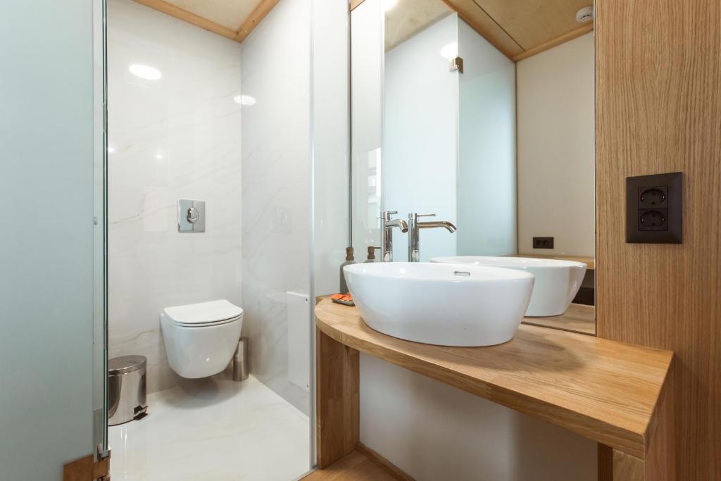 Thallos The Boutique - 17