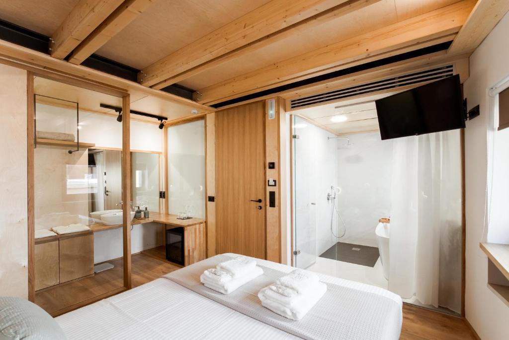 Thallos The Boutique - 9