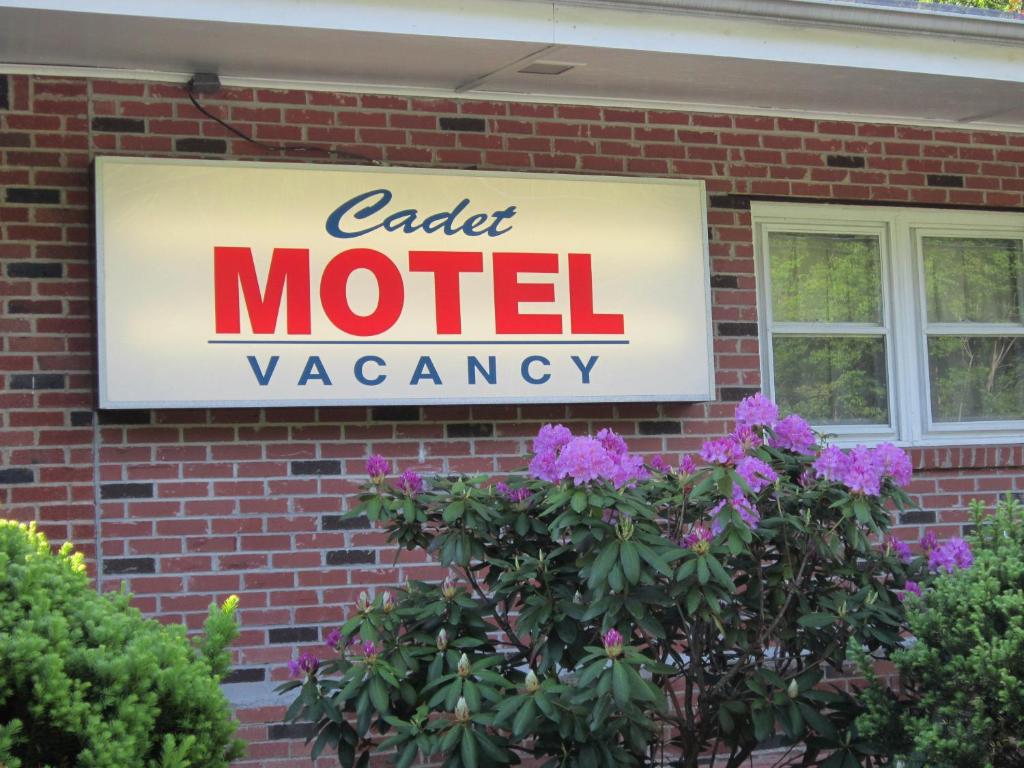 Certifikát, hodnocení, plakát nebo jiný dokument vystavený v ubytování Cadet Motel