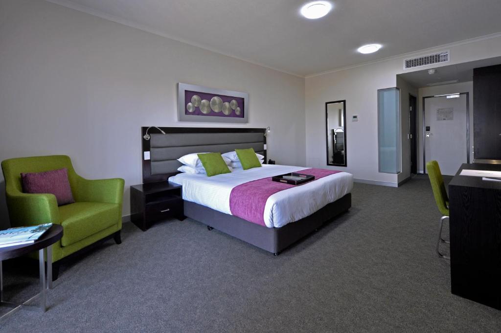 Llit o llits en una habitació de Rydges Palmerston - Darwin