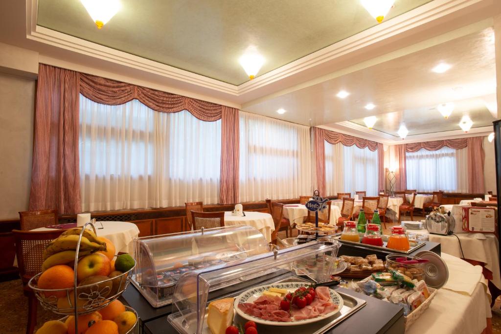 Fotografie z fotogalerie ubytování Hotel Cima v destinaci Conegliano