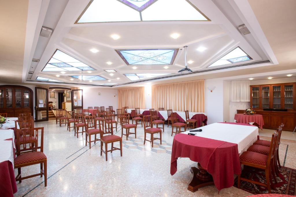 Fotografie z fotogalerie ubytování Hotel Cima v destinaci Conegliano