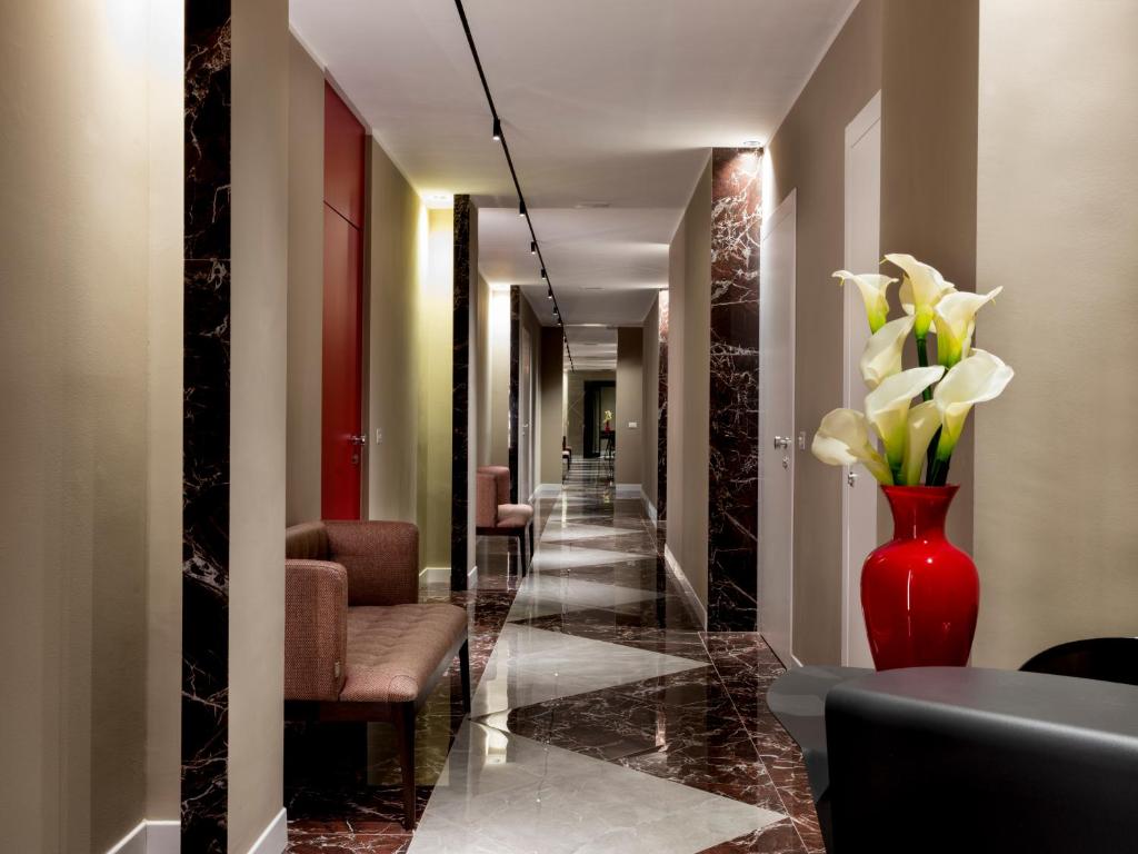10 KEYS MILANO - Resim 3