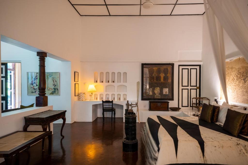 Lunuganga Estate - 18