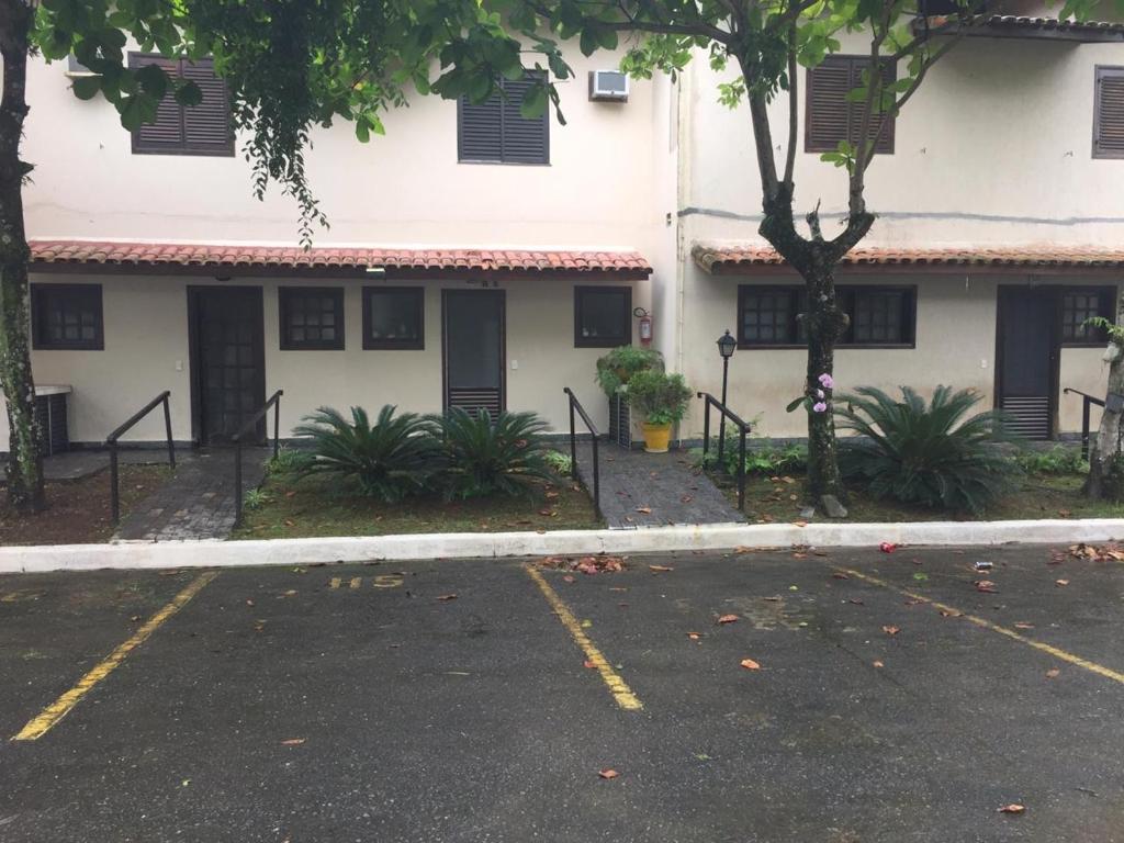 Das Gebäude in dem sich das Ferienhaus befindet