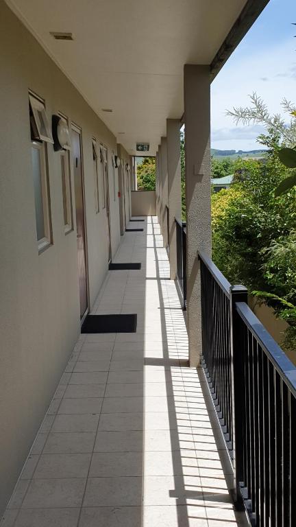 Balkón nebo terasa v ubytování Chantillys Motor Lodge