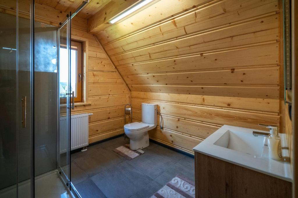 Kúpeľňa v ubytovaní Domek Góralski Modrzewiowa Weranda