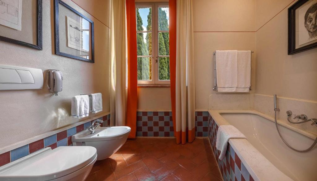 A bathroom at Borgo Scopeto Wine & Country Relais