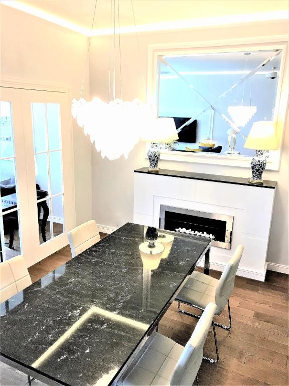 Luxury Apartments MONDRIAN Market Square III - Resim 15