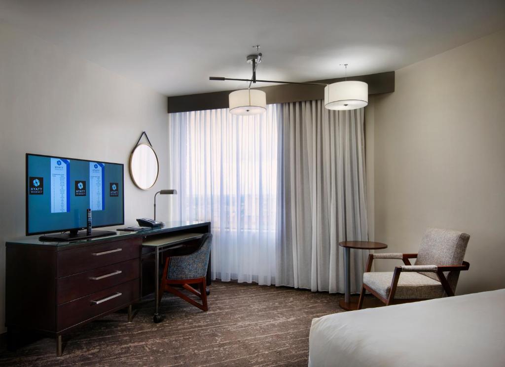 Hyatt Regency Indianapolis at State Capitol - King Room Con Ducha Accesible - Acceso A La Discapacidad