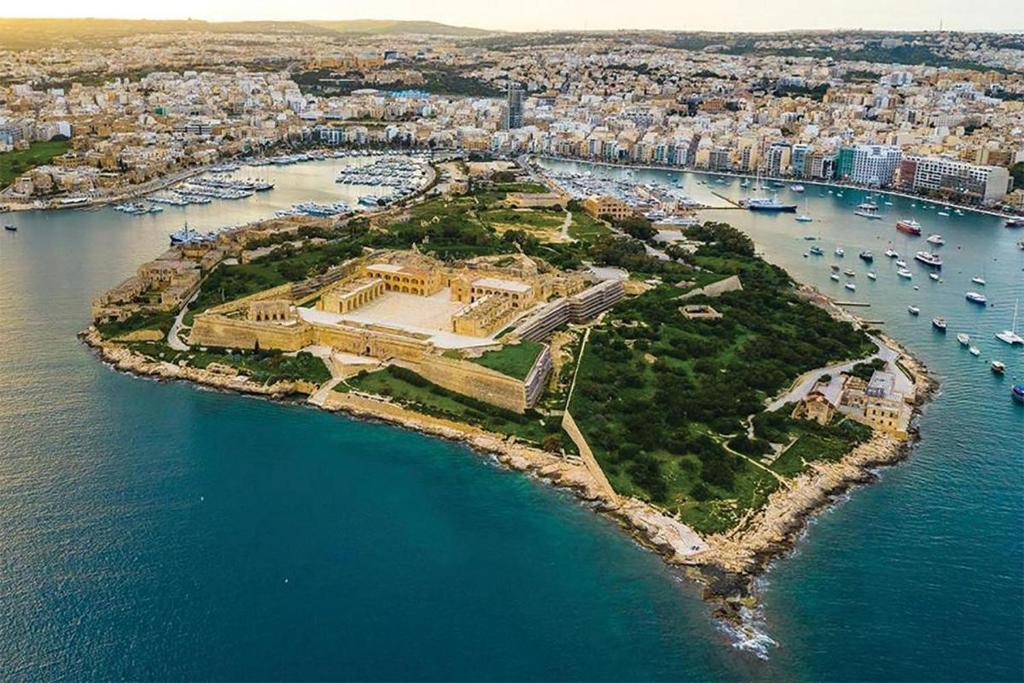 Afbeelding uit fotogalerij van Central Modern Apartment in Il-Gżira