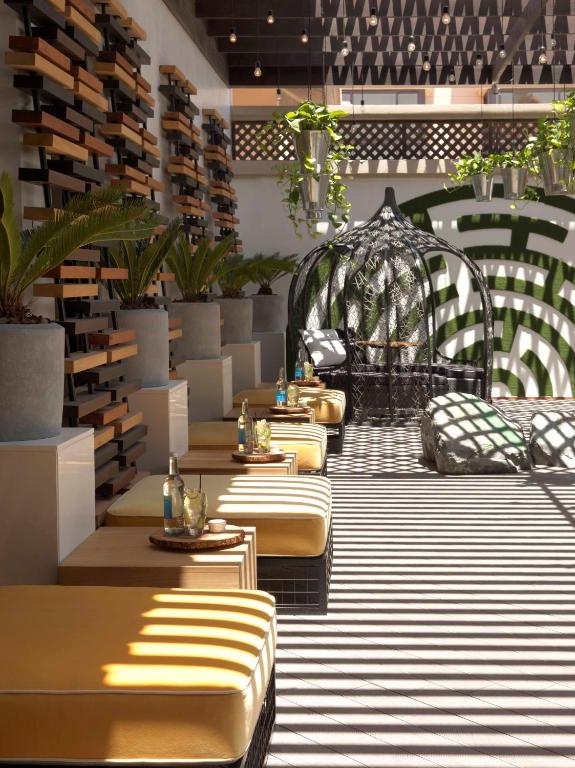 Гостиная зона в Anantara The Palm Dubai Resort