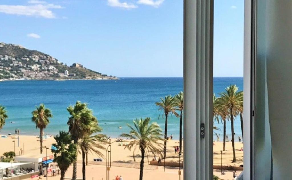Appartement Première Ligne de mer avec piscine, Roses ...