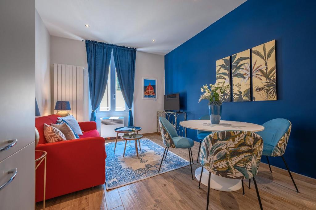 A seating area at Via Macci, 59 - Florence Charming Apartments - Stylish apartments in a vibrant neighborhood with so comfortable beds!