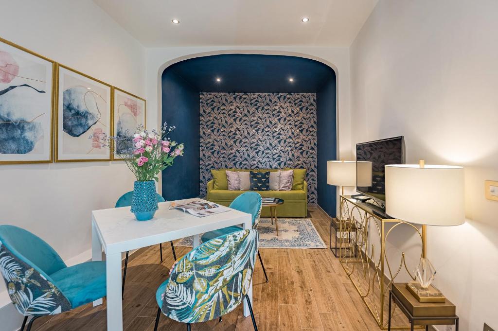 A seating area at Via Macci, 59 - Florence Charming Apartments - Stylish apartments in a vibrant neighborhood with so comfortable beds!