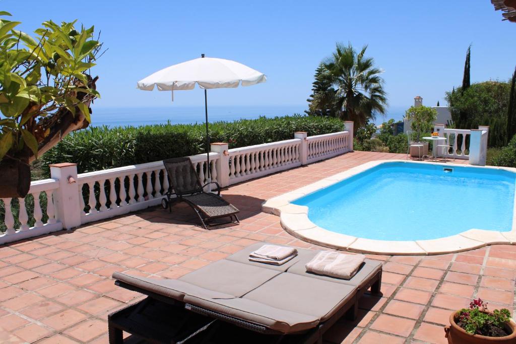 Bazén v ubytování Villa Tranquila - Costa del Sol - Great Seaview - Priv Pool - 3 bed nebo v jeho okolí