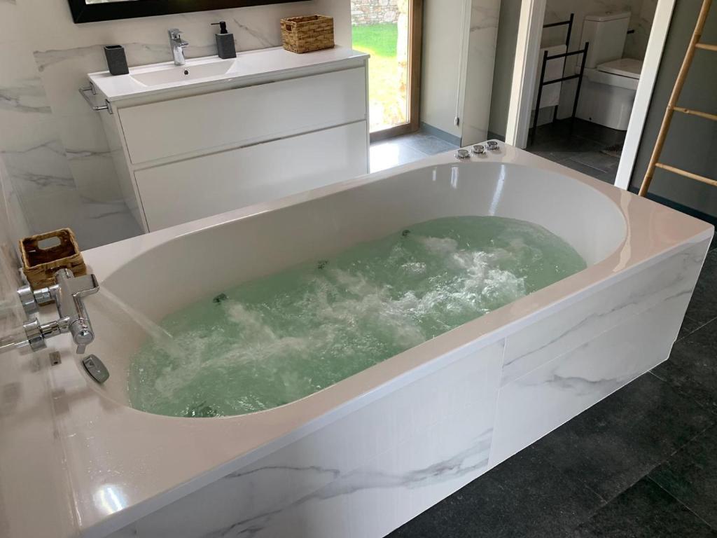 Jacuzzi Casa Rural A Casa de Costa Laxe