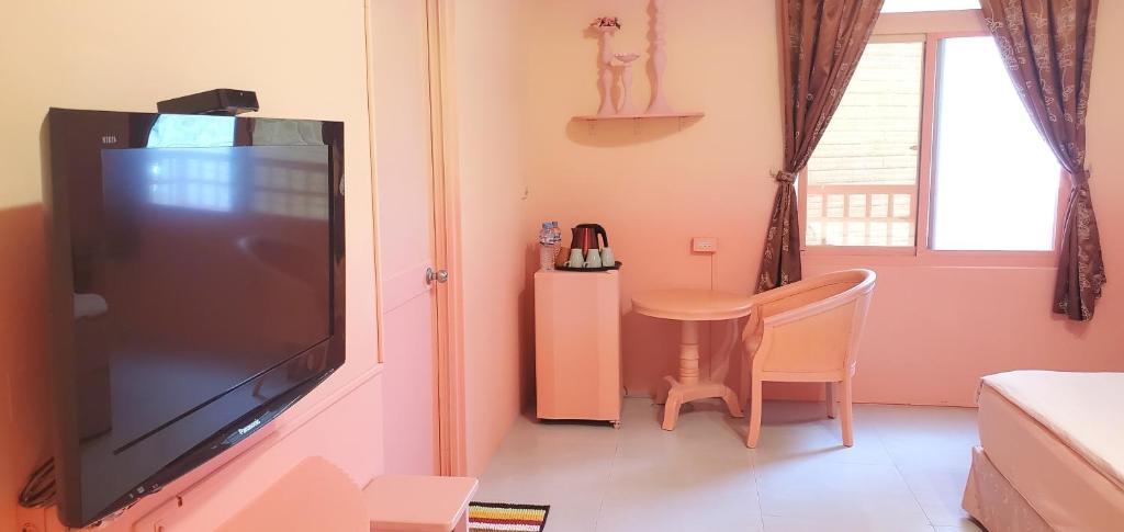 TV a/nebo společenská místnost v ubytování 清清之家 DingDing Home
