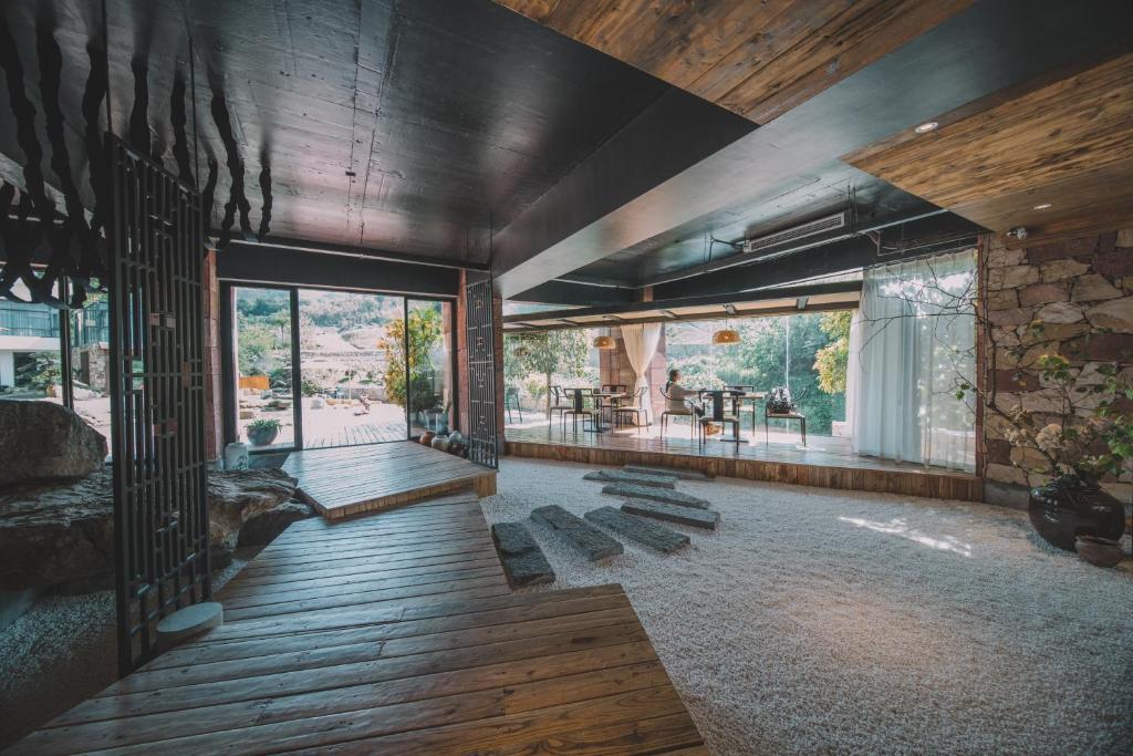张家界Zhangjiajie Rock language art hotel-Free pick up service的相册照片