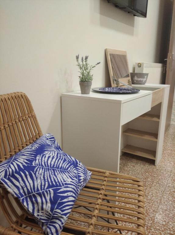 TV a/nebo společenská místnost v ubytování Marinos Suites