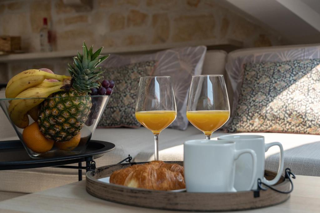 Fotografia z galérie ubytovania Charming stone apartment with jacuzzi in center of Omiš v Omise
