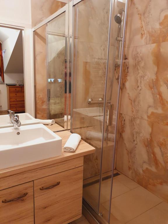 Kúpeľňa v ubytovaní Karmelita Boutique Apartman
