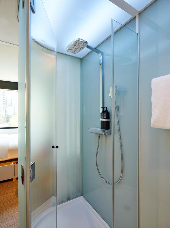 Ein Badezimmer in der Unterkunft citizenM Seattle South Lake Union