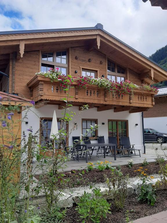 Výhľad na hory alebo výhľad na hory priamo z apartmánu