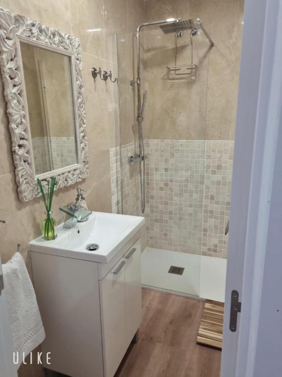 Koupelna v ubytování Fuengirola apartment Carvajal front line primera linea