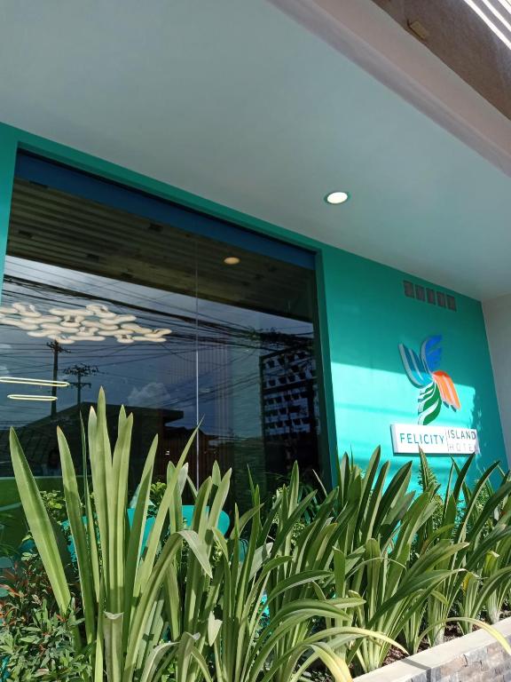 Gambar di galeri bagi Felicity Island Hotel di Mactan