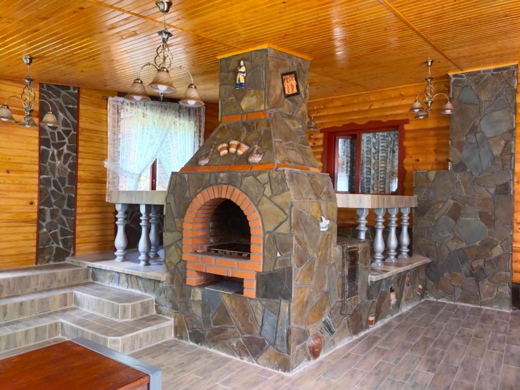 Fotografie z fotogalerie ubytování Бердо-Хауз v destinaci Dilyatyn