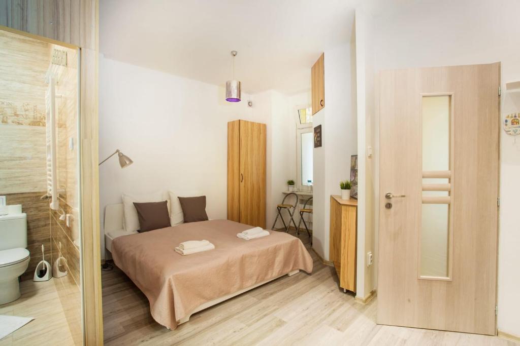 Cozy studio in the center for 2 people 1073 Budapest, Erzsébet körút 26 kép - 1