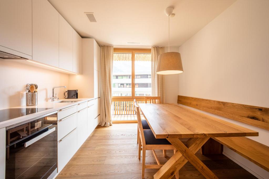 Flims Stenna 3,5 Zimmer direkt an der Bergbahn, Haus Muntogna - Квартира с двумя спальнями