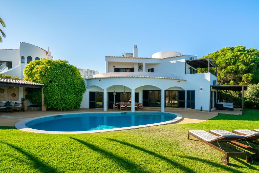 WHome Luxury Private Family Villa w/ S-Pool AC & Parking, Portimão –  opdaterede priser for 2022