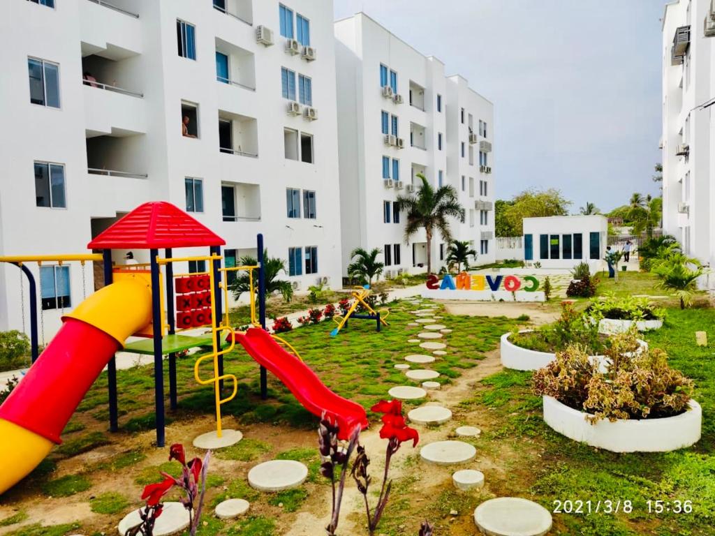 Herní místnost nebo prostor pro děti v ubytování Hermoso Apartamento en Coveñas en unidad residencial
