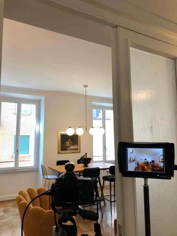 TV a/nebo společenská místnost v ubytování Casavignoni luxury apartment near to Spanish step