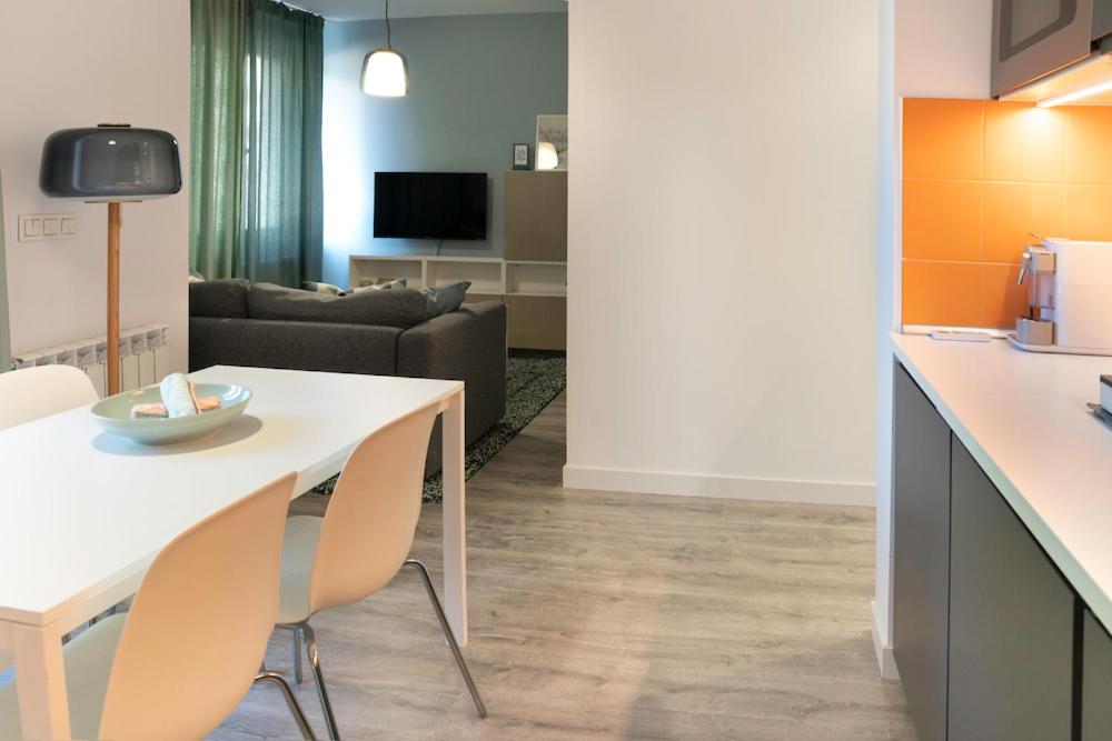 A kitchen or kitchenette at Zamora Suites Central