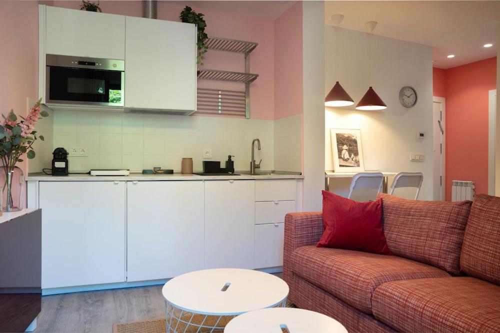 A kitchen or kitchenette at Zamora Suites Central
