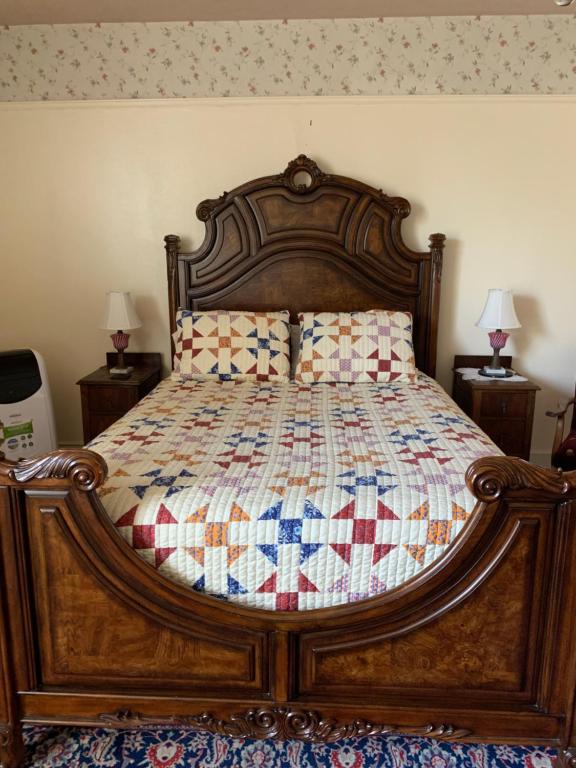 Mount Shasta Ranch Bed and Breakfast photo