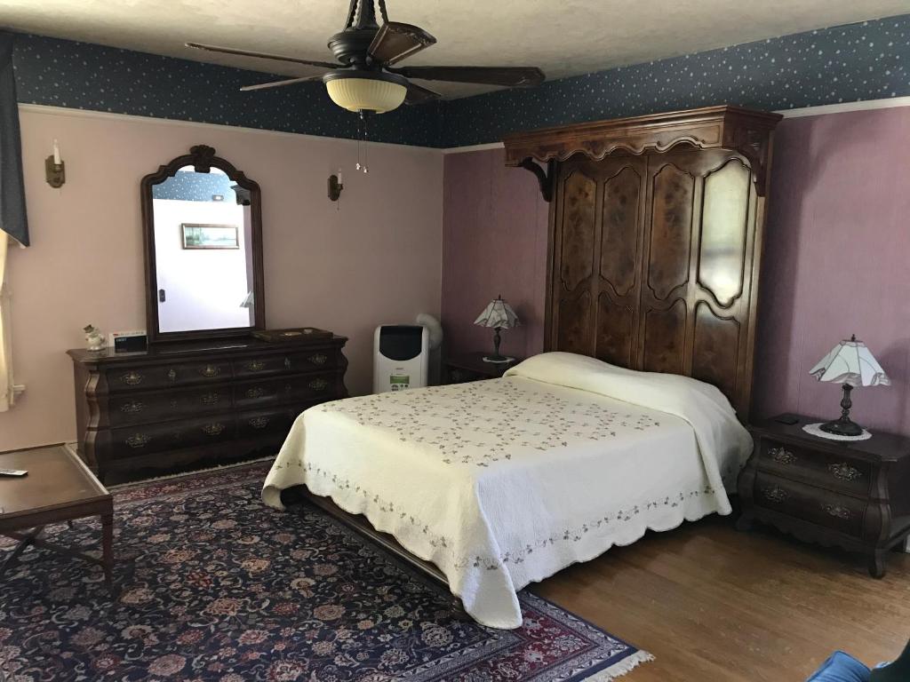 Mount Shasta Ranch Bed and Breakfast - 双人间 - 带私人浴室