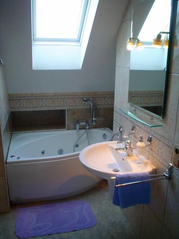 10 Bed And Breakfast - 18