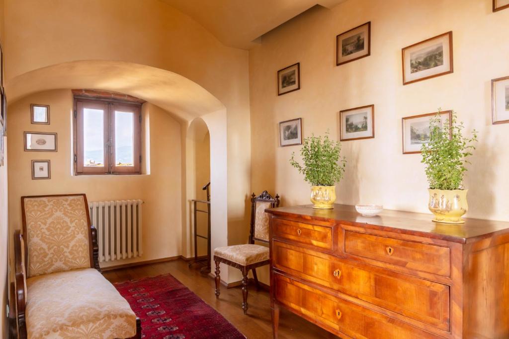 A seating area at Castello di Volognano