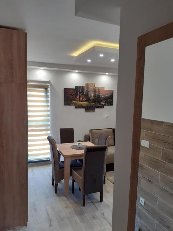 Area soggiorno di Apartman Planinski san Divčibare