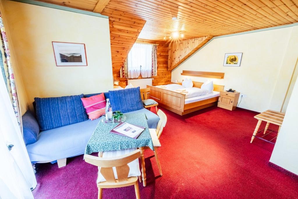 Postel nebo postele na pokoji v ubytování Landgasthof Zum Hammerschmied