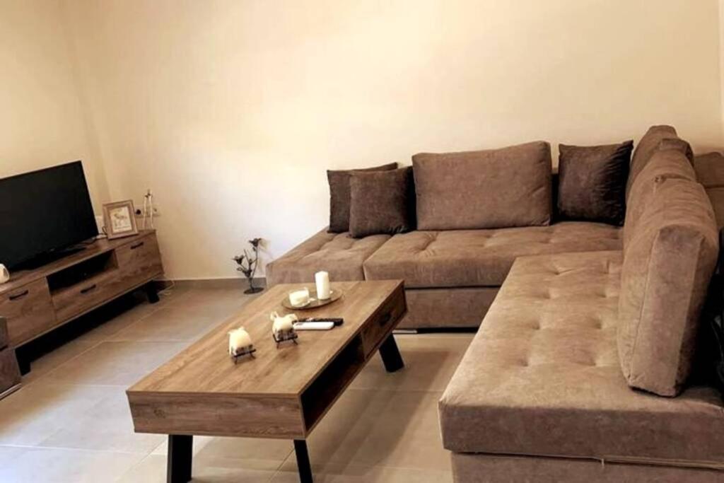 Helen`s Luxury Apartment - 13