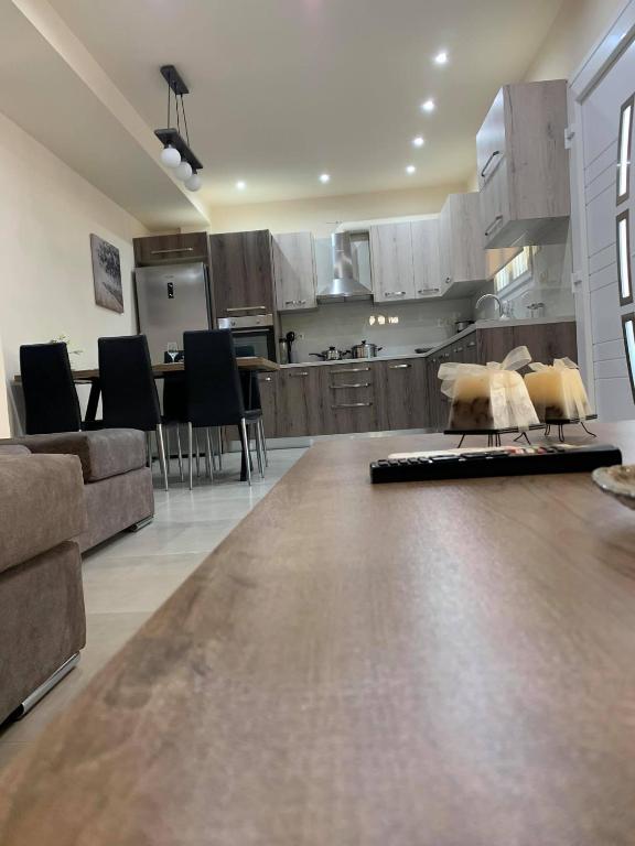 Helen`s Luxury Apartment - 4