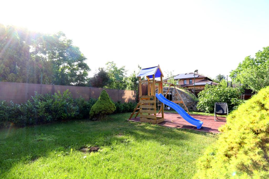 Herní místnost nebo prostor pro děti v ubytování Friends & Family Apartmanok Velence
