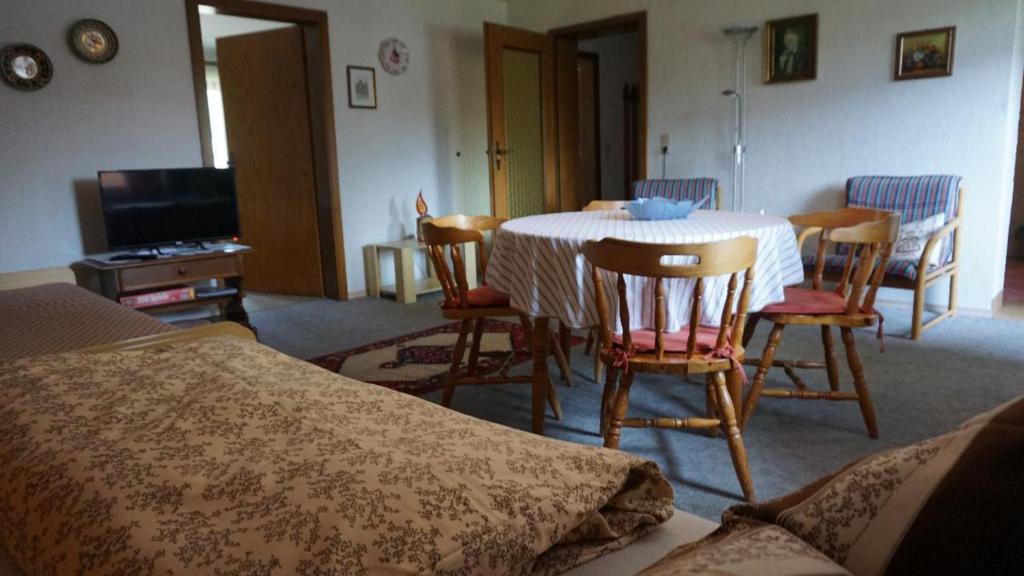 TV a/nebo společenská místnost v ubytování Gästehaus Buchinger